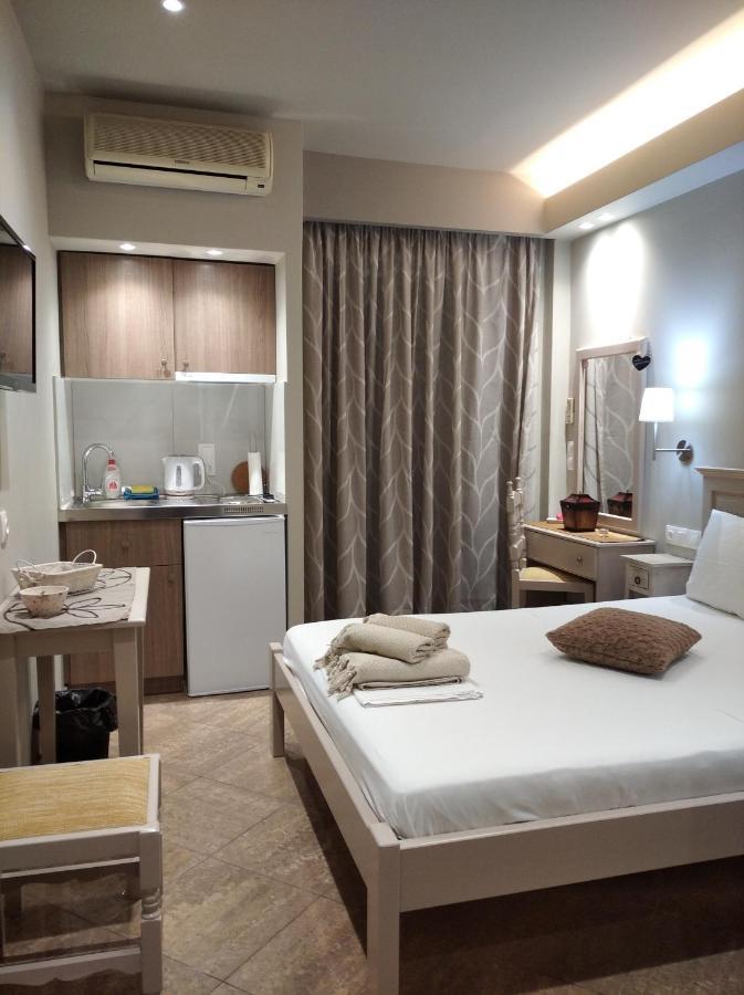Maltezos Rooms Méthana Exterior photo