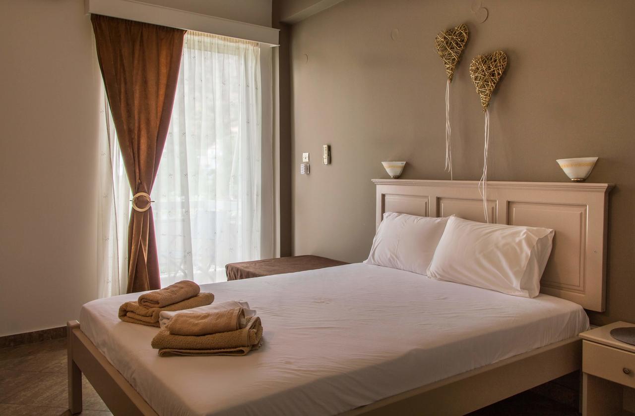 Maltezos Rooms Méthana Exterior photo