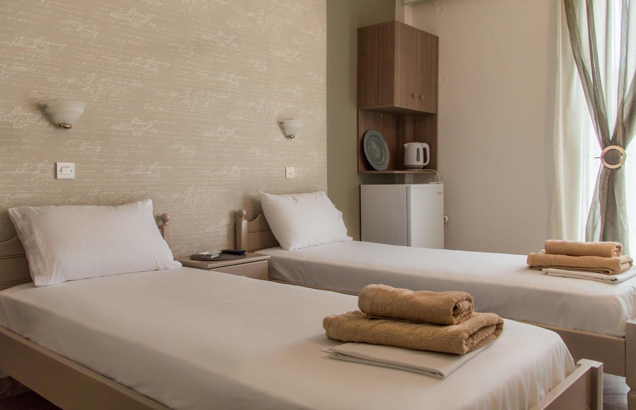 Maltezos Rooms Méthana Exterior photo